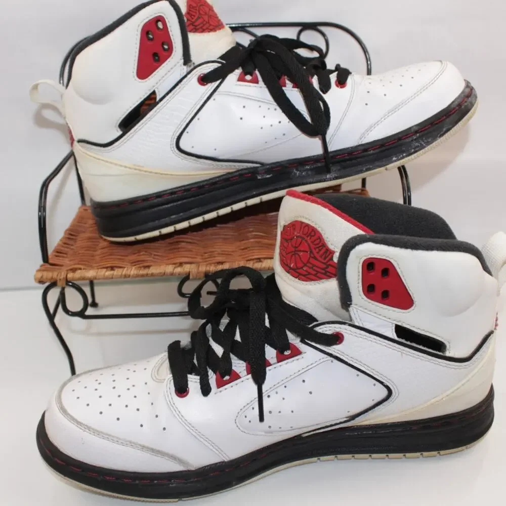 Nike Air Jordan Sixty Club White Gym Red Black Men’s 8.5 Retro 2012 535790-101